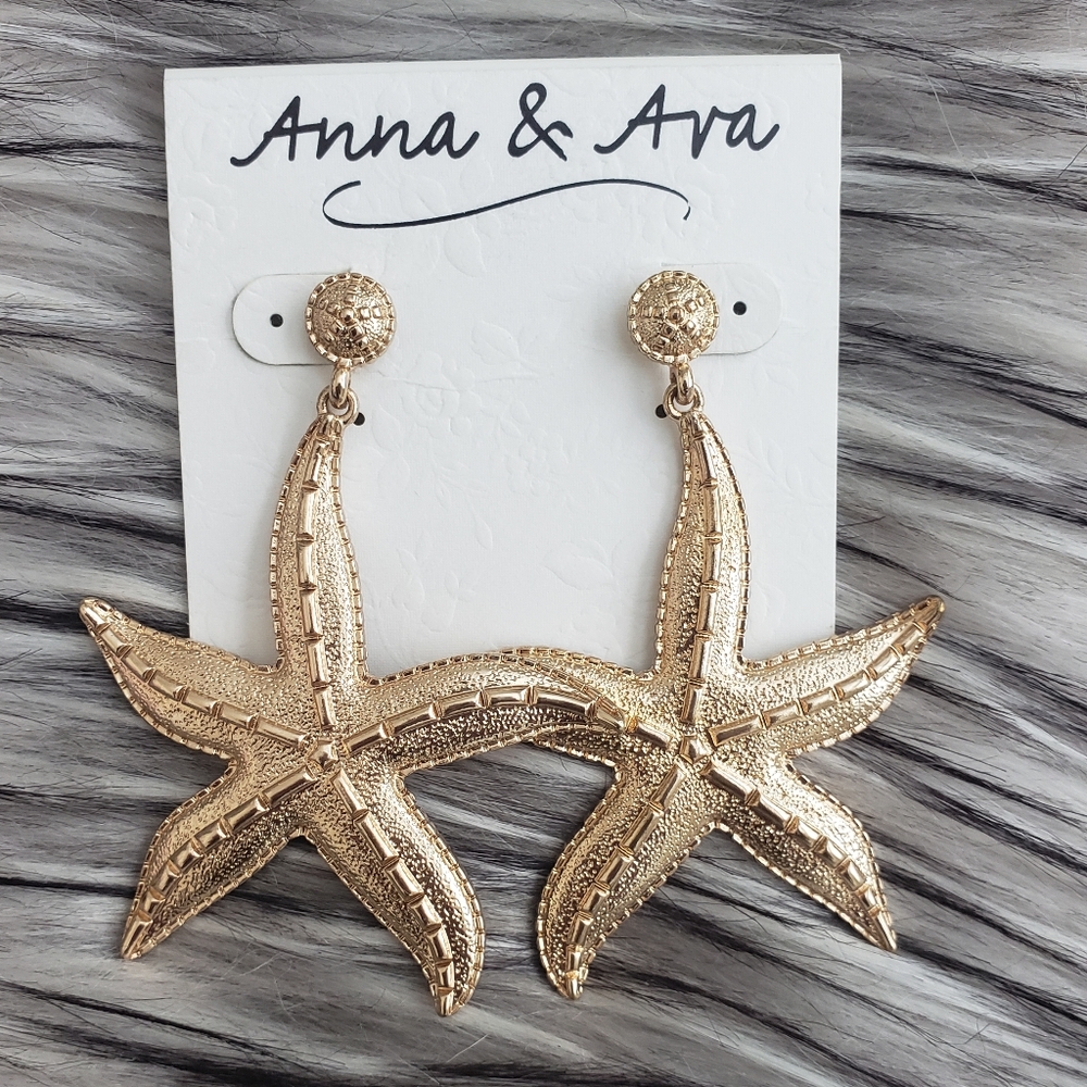 NWT Anna and Ava Starfish earrings 🌟